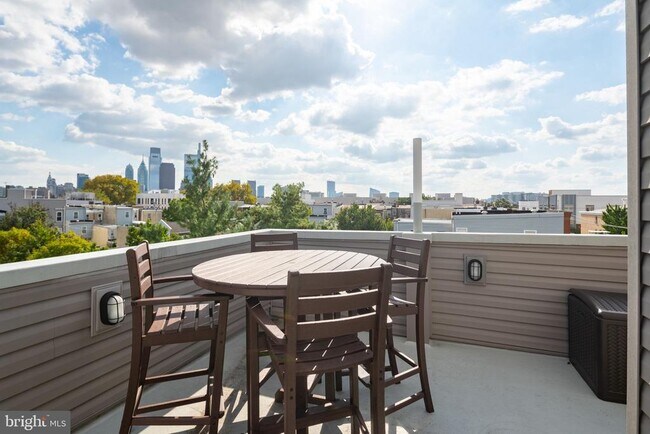 Foto del edificio - 1744 Vineyard St