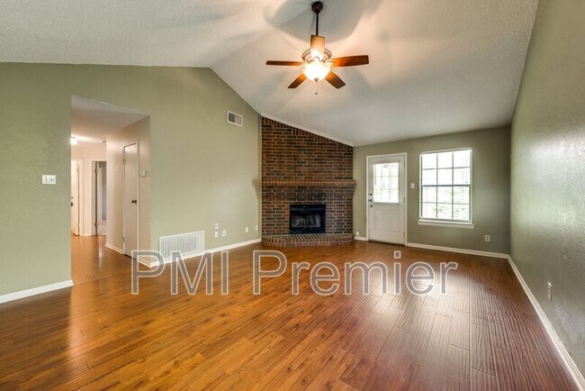 Foto del edificio - 111 Mint Ln
