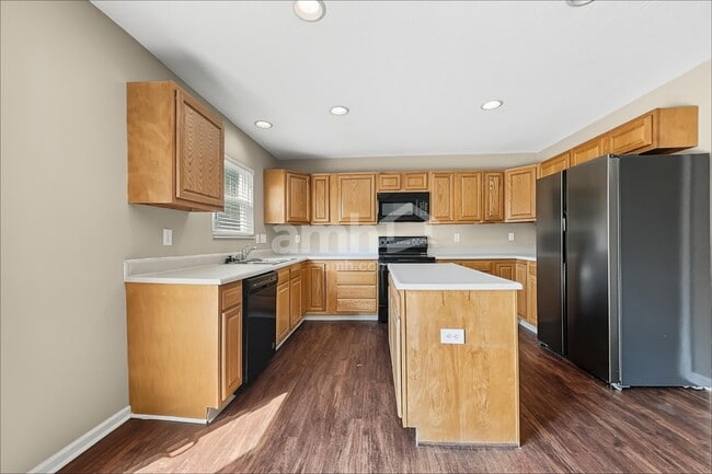 Building Photo - 4230 Mallard Dr
