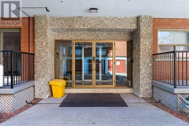 Photo du bâtiment - 103 Emerald St S