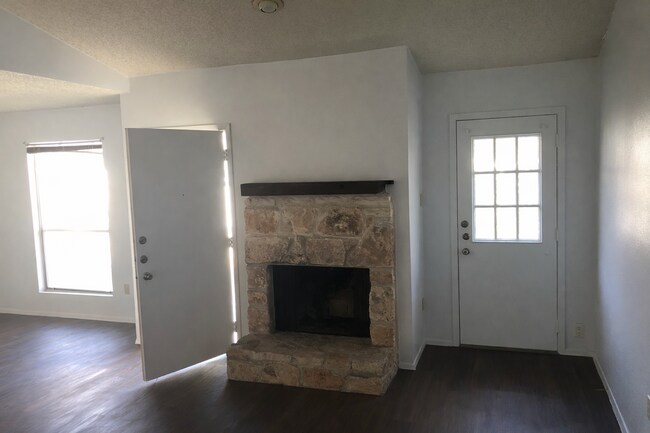 Foto del edificio - 9609 Aberdeen Way