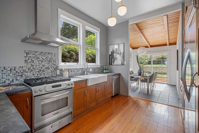 Foto del edificio - 3 bedroom in San Francisco CA 94110