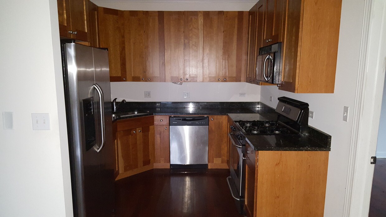 Primary Photo - 4043 S Drexel Blvd