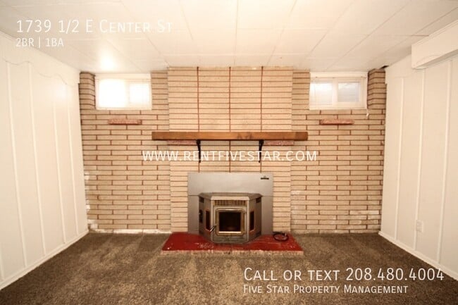 Building Photo - 1739 1/2 E Center St-