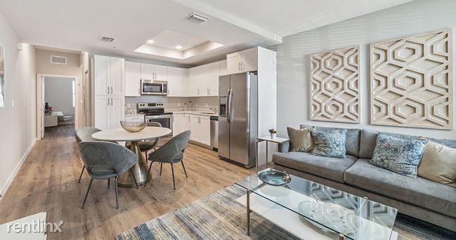 Building Photo - 2 br, 2 bath Townhome - 10401 NW 7th St
