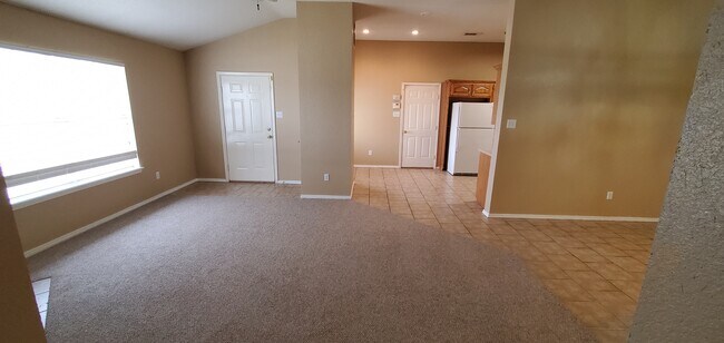 Foto del edificio - 5600 Elmwood Pl