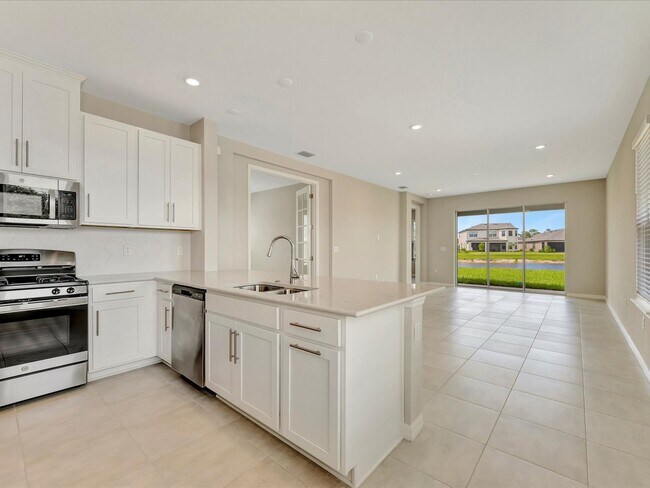 Foto del edificio - Stunning 3 Bed/ 2.5 bath + Den - New Build...
