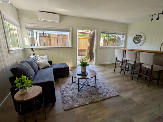 Building Photo - 3450 SW 87th Ave