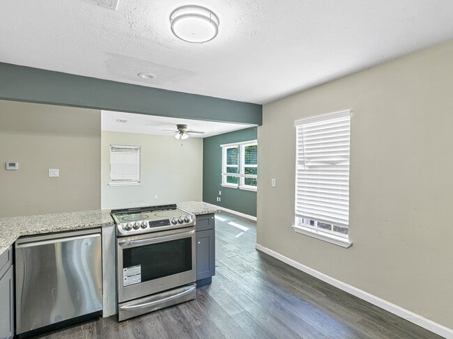 Building Photo - 4521 Stassen St