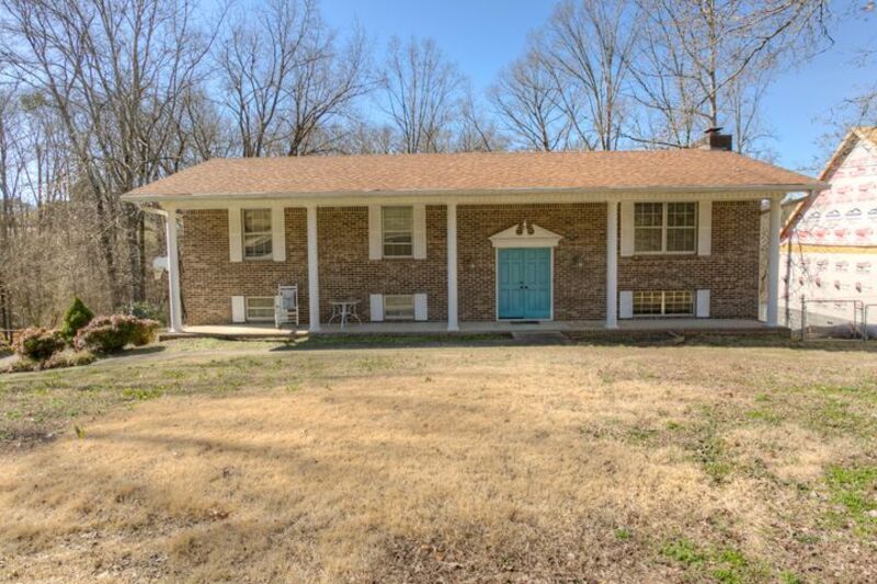 Primary Photo - 313 Maple Way