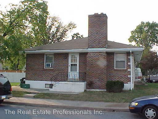 Building Photo - 702 W Race St