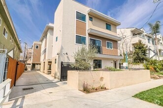 Building Photo - 5259 Harmony Ave