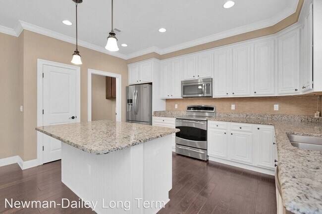 Building Photo - 5 br, 3.5 bath House - 571 Falcon Trail Road