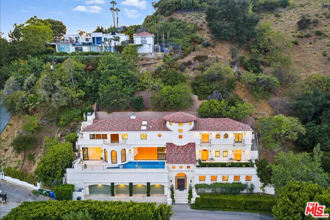 Photo - 1675 Woods Dr (Los Angeles, CA) House