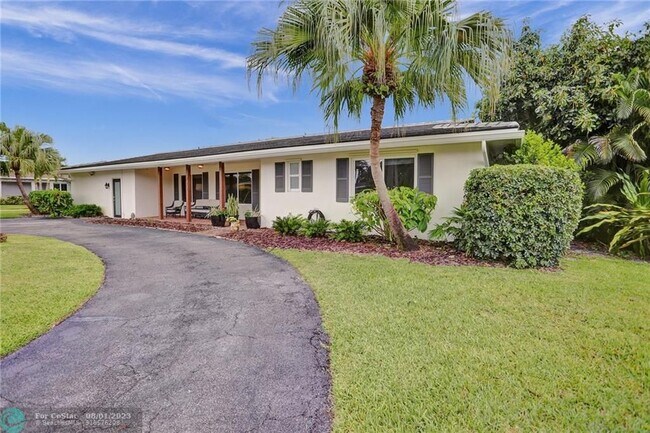 Building Photo - 711 S Highland Dr