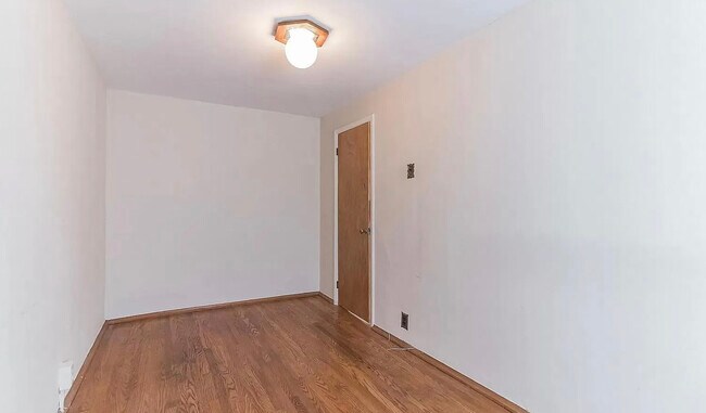 Foto del edificio - 160 Roxborough Ave