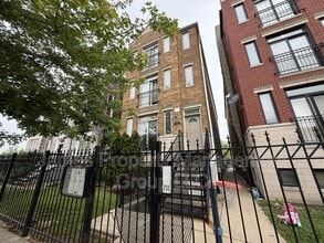 Building Photo - 3112 W Monroe St