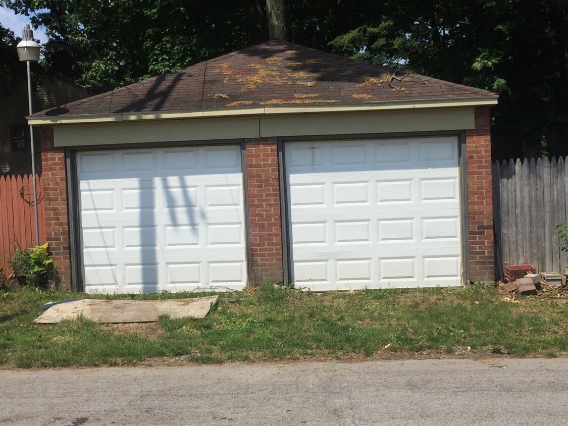 Building Photo - 4321 Chester Dr
