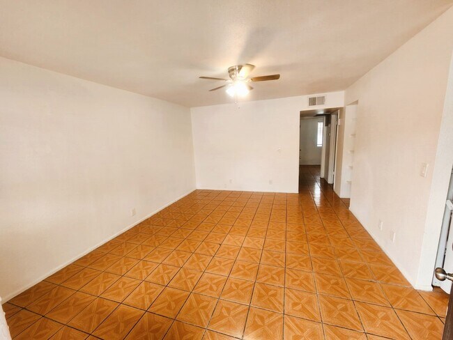 Foto del edificio - 337 N 93rd St