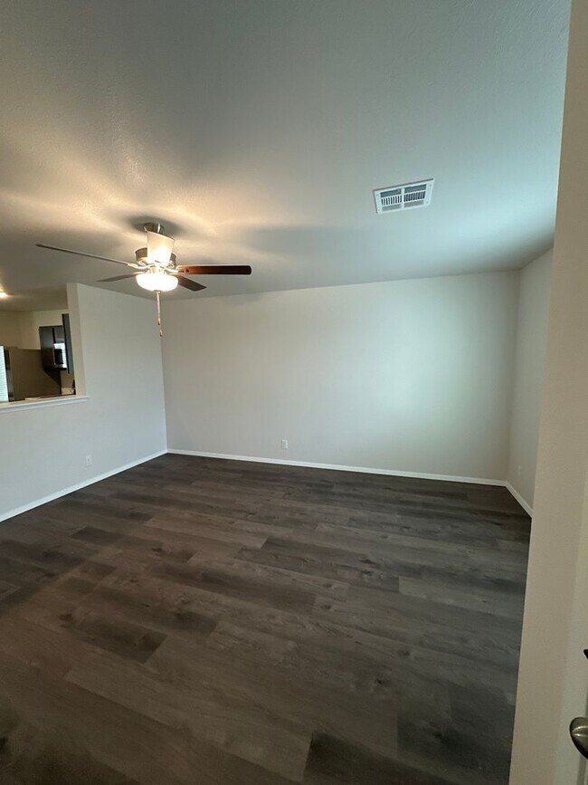 Building Photo - *Rent FREE until May 1 + NO HIDDEN FEES!* BRAND NEW Three Bedroom | Two Bath Home in Claremore