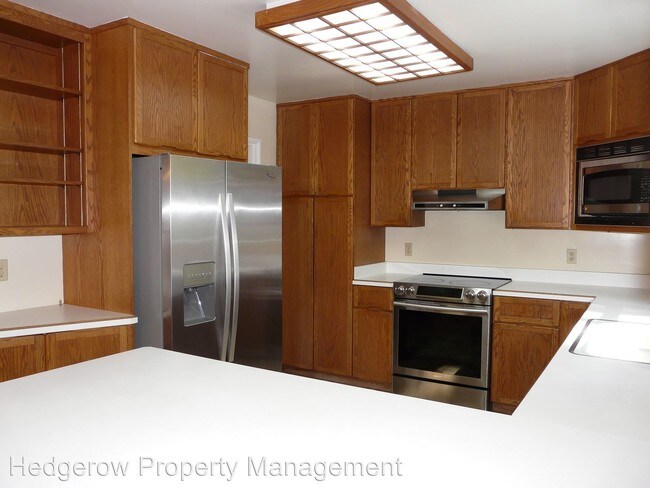 Building Photo - 3 br, 3 bath House - 2534 Oakwood Court