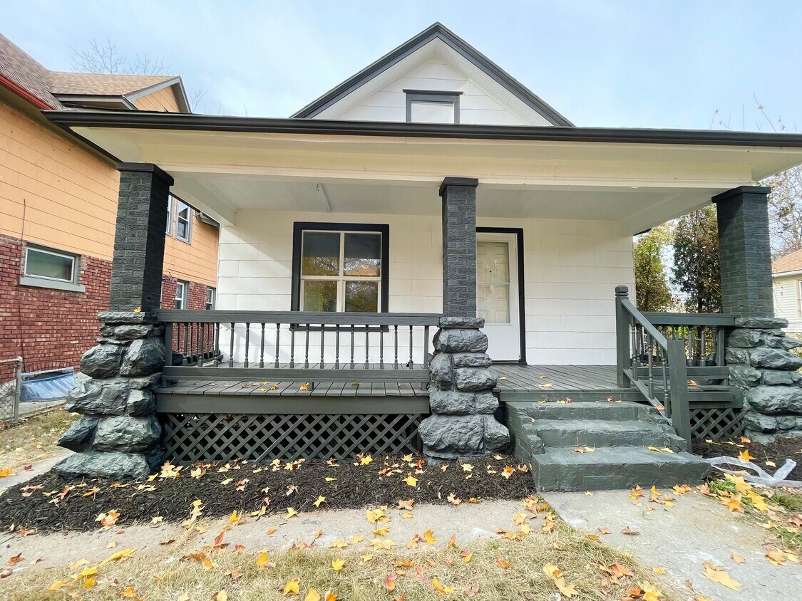 Primary Photo - 2716 Bales Ave