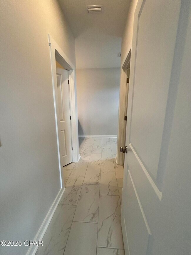 Foto del edificio - 1080 Blazing Star St