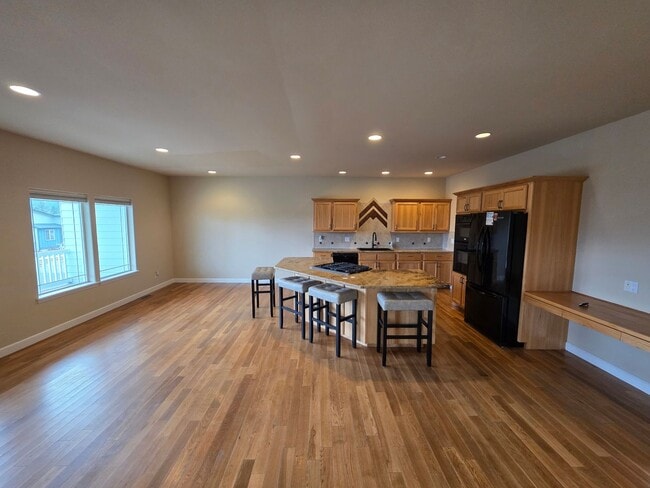 Building Photo - Wonderful Duplex in Eagle Ridge