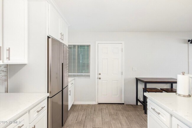 Foto del edificio - 1619 W Peoria Ave