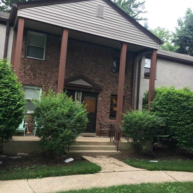 Front entrance. - 189 Newman St