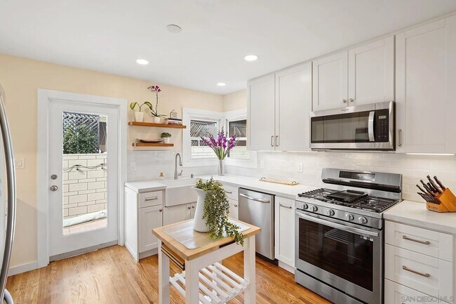 Kitchen - 2542 Haller St