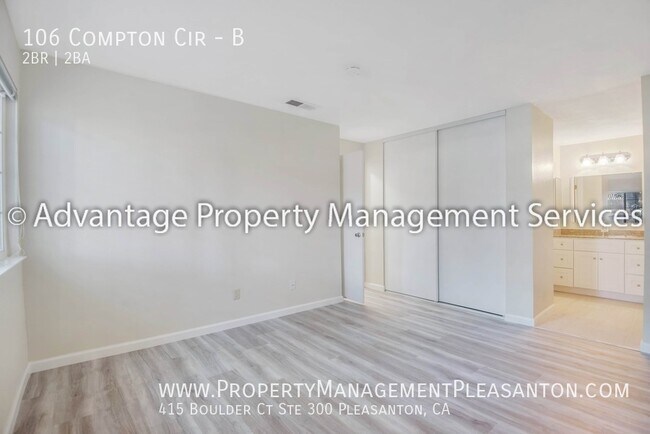 Foto del edificio - 106 Compton Cir