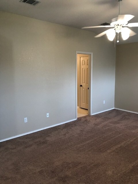 Building Photo - 2602 Bradley Ln