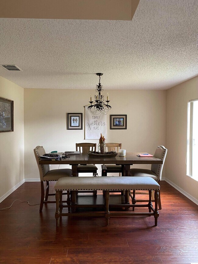 Foto del edificio - 10433 Fly Fishing St