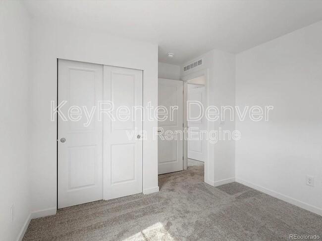 Foto del edificio - 2032 S Holly St
