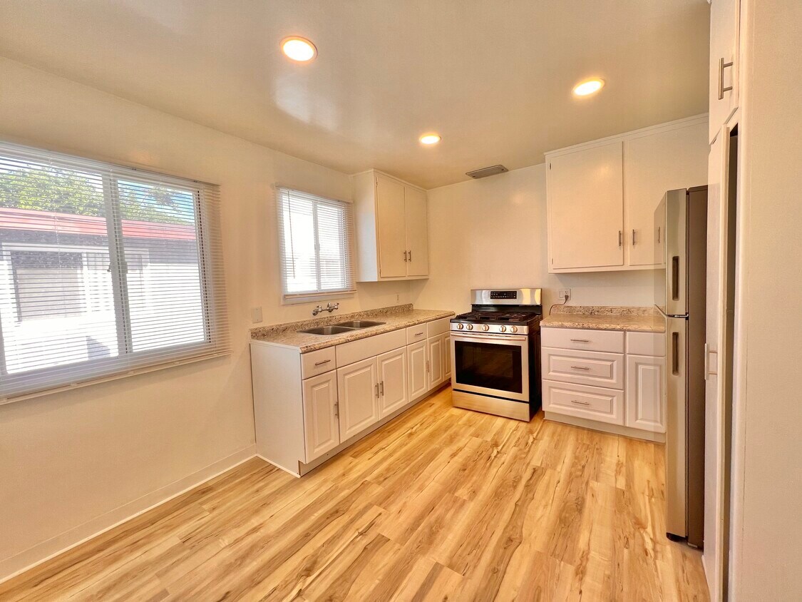 Foto principal - 6015 Cahuenga Blvd
