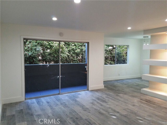 Building Photo - 811 6th Ct
