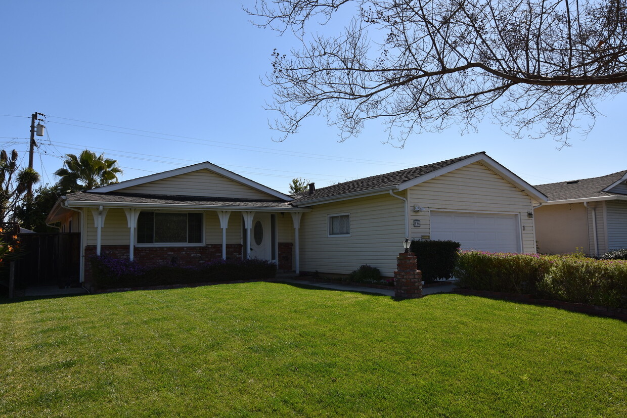 Foto principal - Gorgeous West San Jose 3BD 2BA 1400SF Home