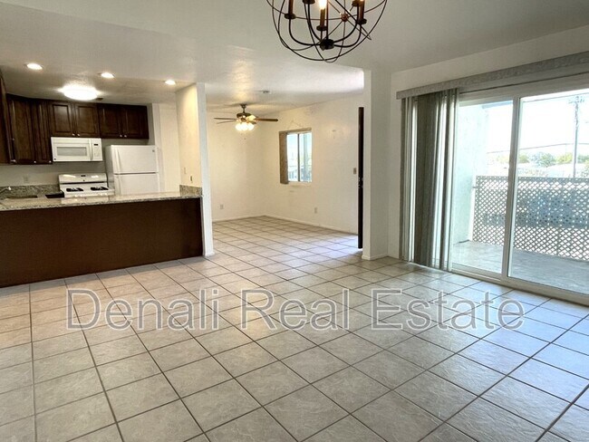 Foto del edificio - 822 S Langley Ave