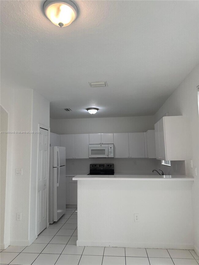 Foto del edificio - 2438 SE 14th Ave
