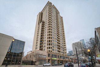 Building Photo - 1464 S Michigan Ave