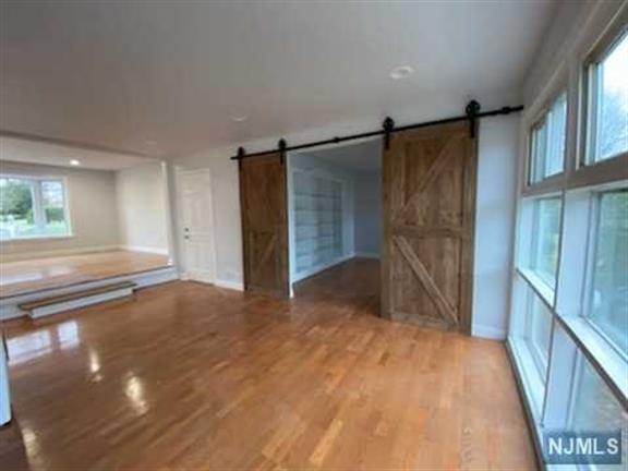 Foto del edificio - 283 Taft Rd