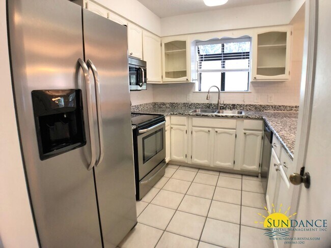 Foto del edificio - Beautiful 3 Bedroom Home in Shalimar!