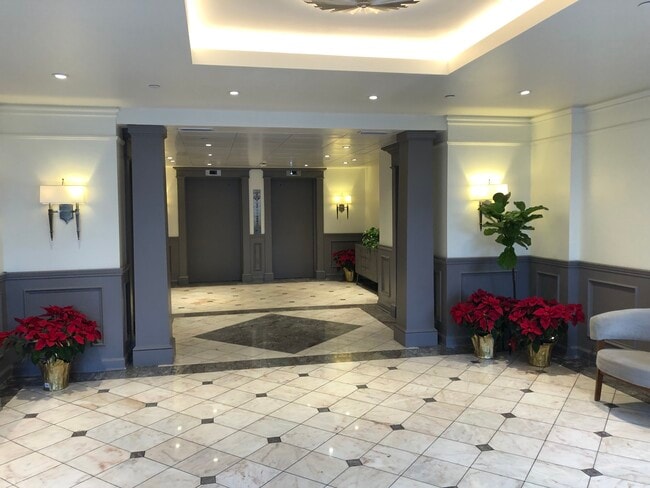Lobby - 1600 Prince St