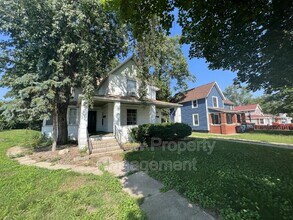 Building Photo - 209 N Main St