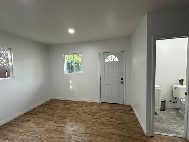 Foto del edificio - 9453 Greening Ave