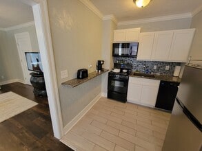 Building Photo - 717 Culbertson Dr