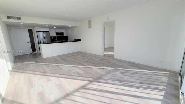 Building Photo - 7601 E Treasure Dr