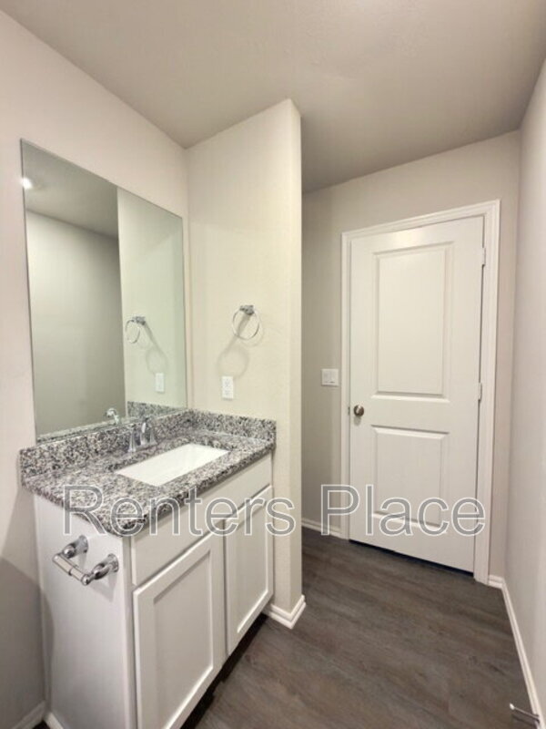 Foto del edificio - 14 Stonegate Dr