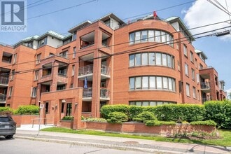 Building Photo - 969 N River Rd